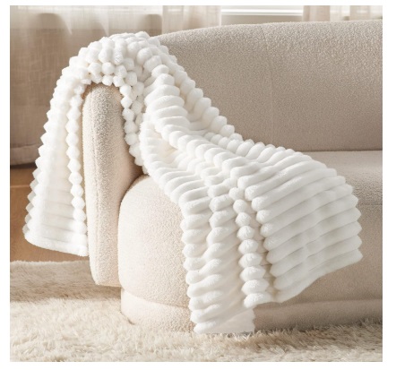 Bedsure White Throw Blanket review 1